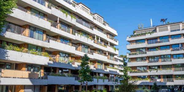 Comprar / Vender Apartamentos y Lofts en Torrelles de Llobregat · con Zona Comunitaria