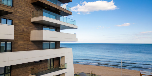 Comprar / Vender Pisos y Plantas Bajas en Pineda de Mar · con Vistas